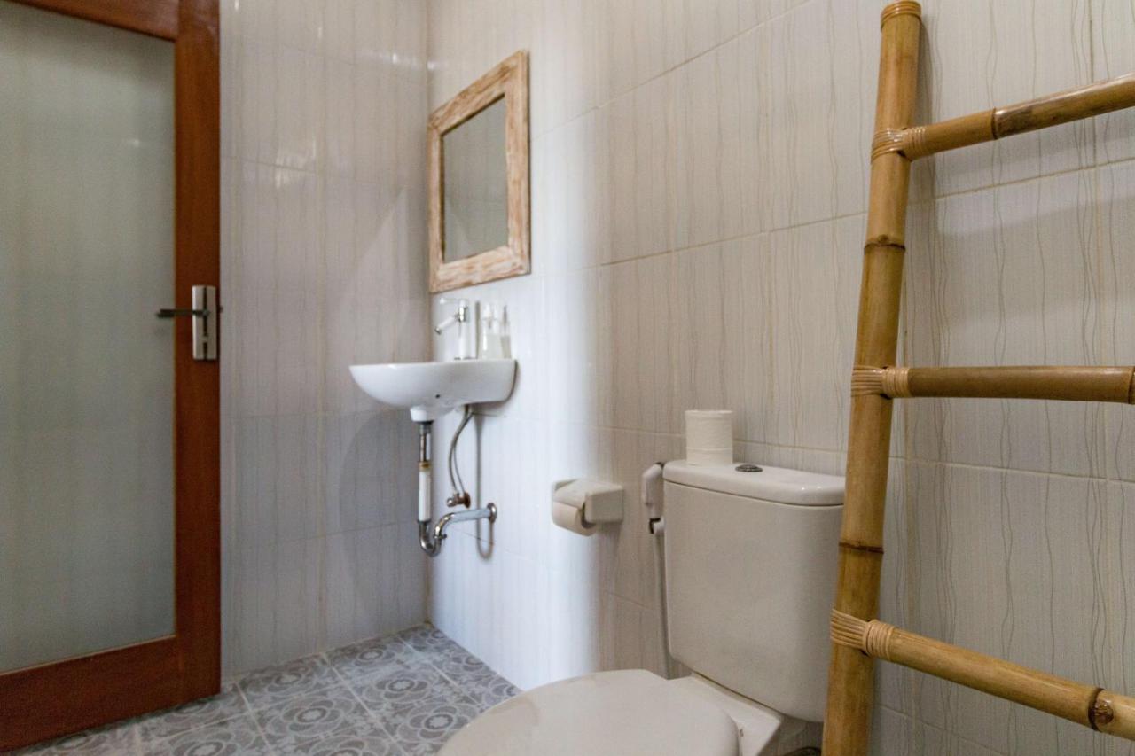 Dicky Guest House 2 Batu Bolong Canggu Buitenkant foto
