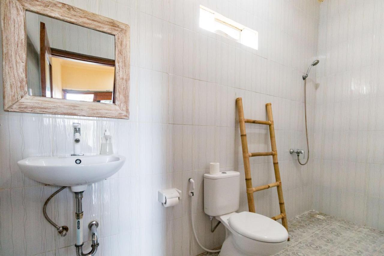 Dicky Guest House 2 Batu Bolong Canggu Buitenkant foto